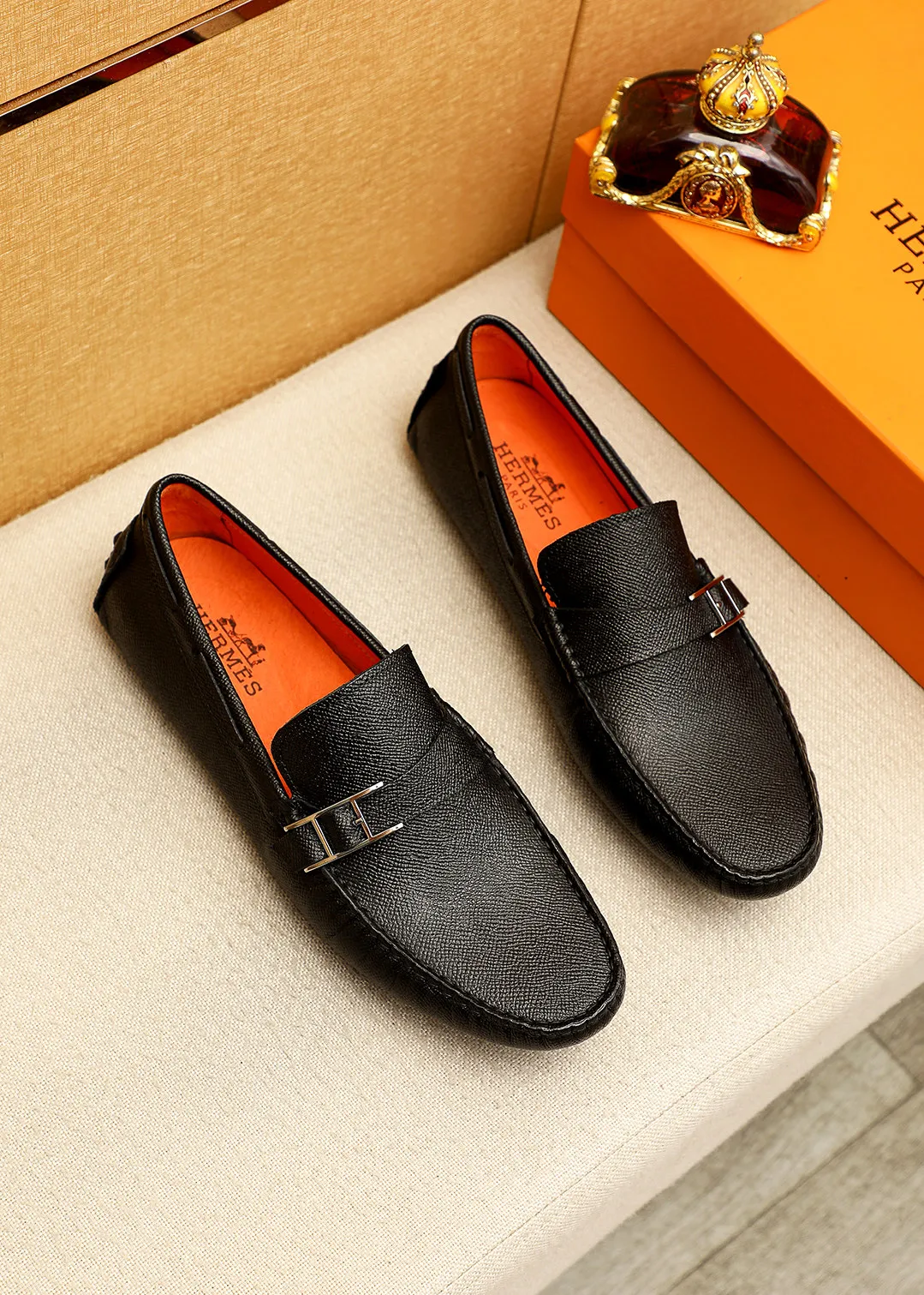Men's shoes 💰380 💐 Product trademark: HERMES "Hermès" Doudou shoes Regular size: 38-44 (45.46.47🉑️Customized) Product materials: Selected imported first-layer cross-grain cowhide leather upper + luxury hardware buckle, imported pig leather lining. Strong three-dimensional visual effect, original outsole color: 1⃣️color optional